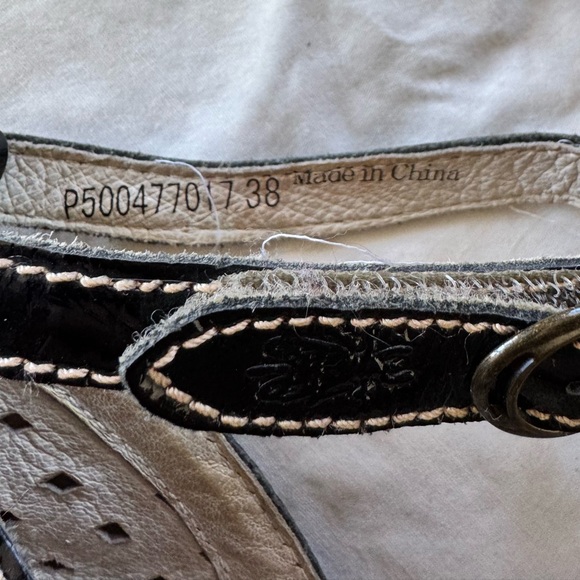 Fly London Ydel Tan/Black/Red Perforated Leather Peep Toe Wedges Size 38 - Picture 2 of 6